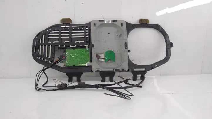 Mercedes-Benz ML W164 (2005 - 2011) A2518202175 Усилитель антенны — фото 1
