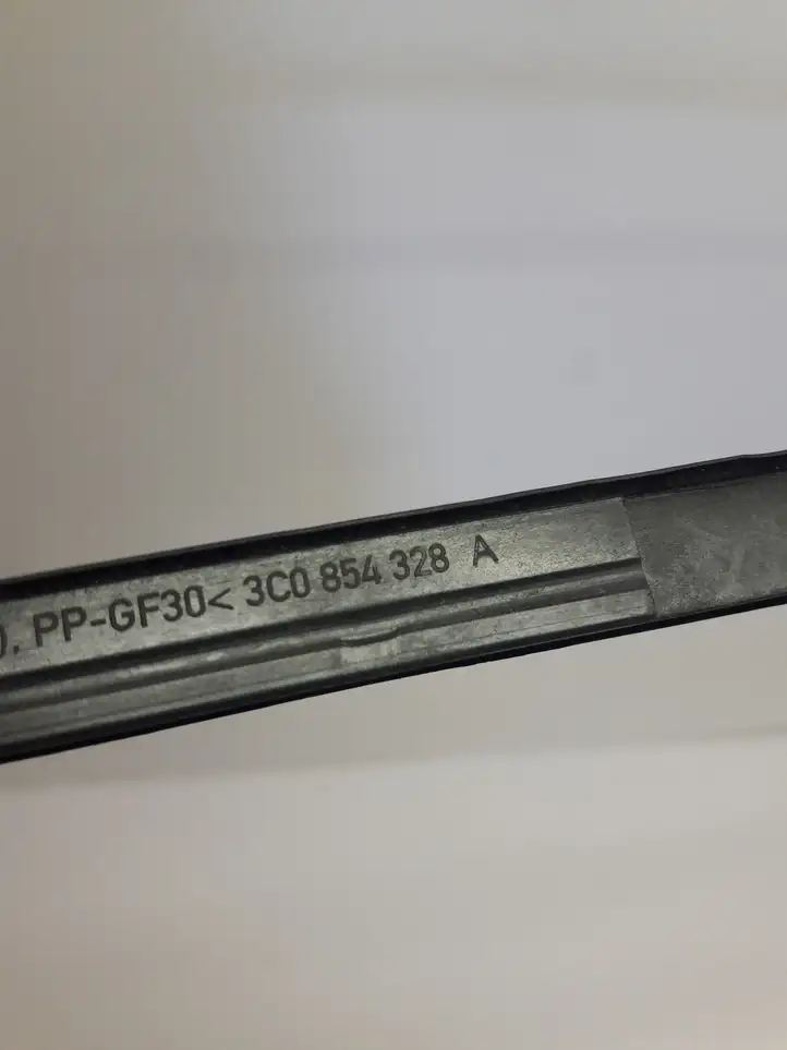 Volkswagen PASSAT B6 (2005 - 2010) 3C0854328A Накладка стоек лобового стекла — фото 4