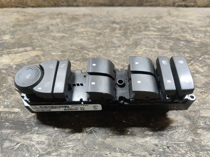 Cadillac SRX (2006 - 2009) 15919074AB Кнопка стеклоподъемников — фото 1