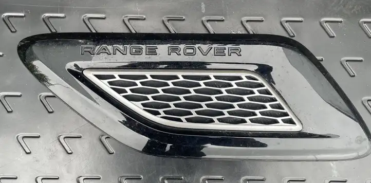 Land Rover Range Rover Sport L494 (2013 - 2017) DK6216C629AD Решетка радиатора — фото 1