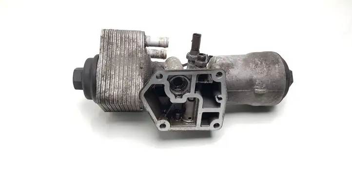 Volkswagen PASSAT B6 (2005 - 2010) 045115389K Кронштейн масляного фильтра — фото 1