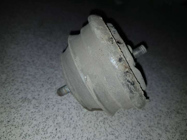 BMW 5 E39 (1996 - 2003)  22111097267 Подушка двигателя
