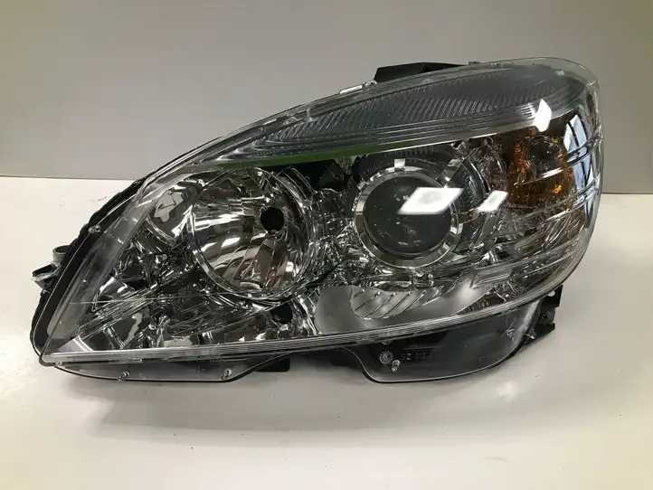 Mercedes-Benz C W204 (2007 - 2014) A2048208761 Передняя фара — фото 3