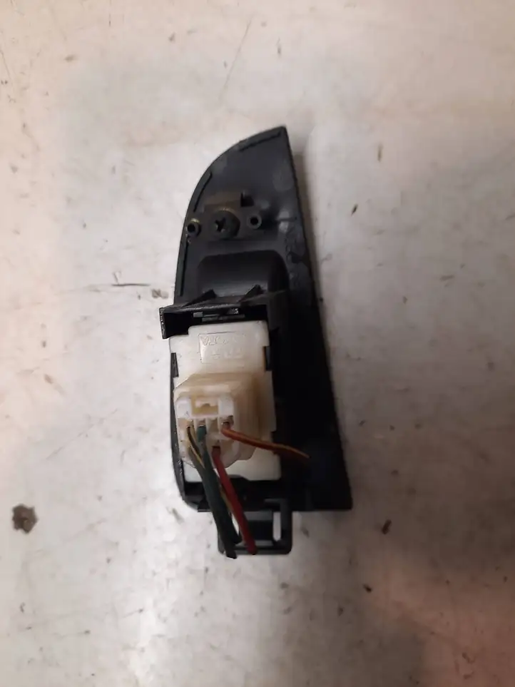 Toyota Avensis T250 (2003 - 2006) 37080a329003 Блок кнопок стеклоподъемников — фото 4