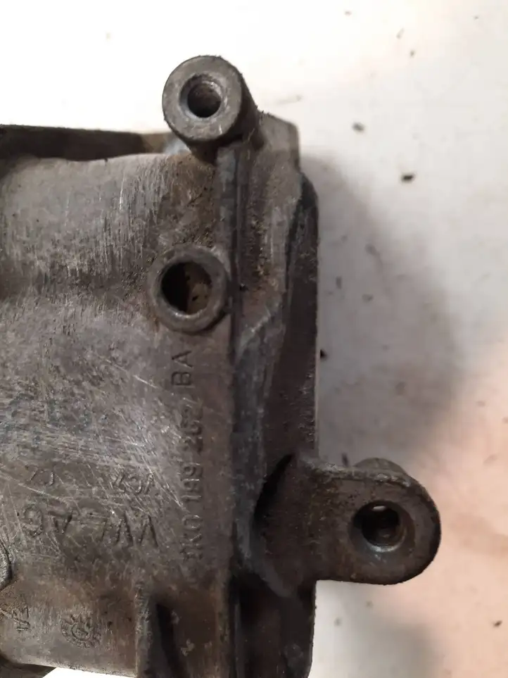 Volkswagen Touran I (2003 - 2010) 1K0199262BA Опора двигателя — фото 2