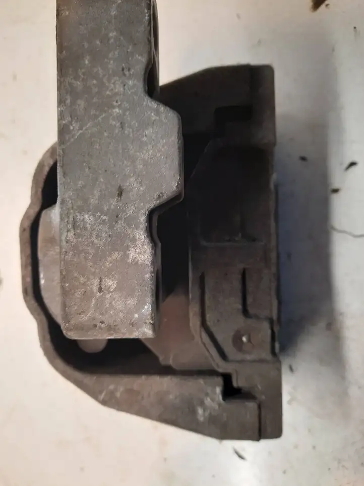 Audi A3/S3 8P (2003 - 2005) 1K0199262AE Опора двигателя — фото 4