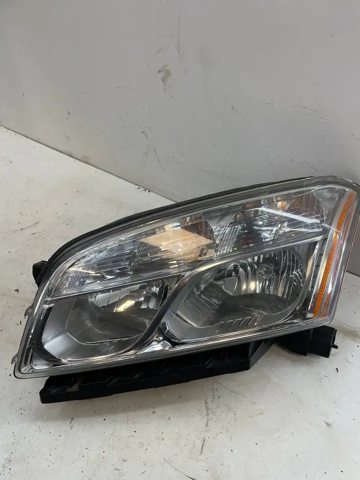 Chevrolet Trax (2013 - 2017) 42435939 Передняя фара — фото 1