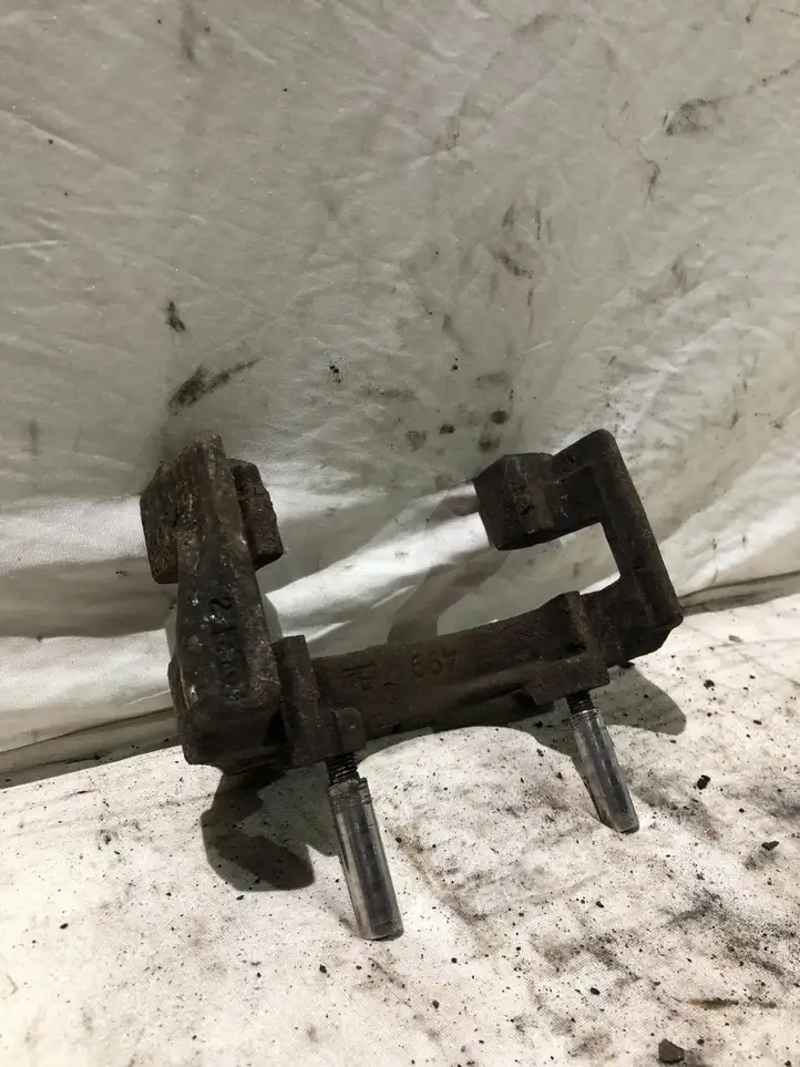 BMW 5 E39 (1996 - 2003) 499 Тормозной суппорт передний — фото 1