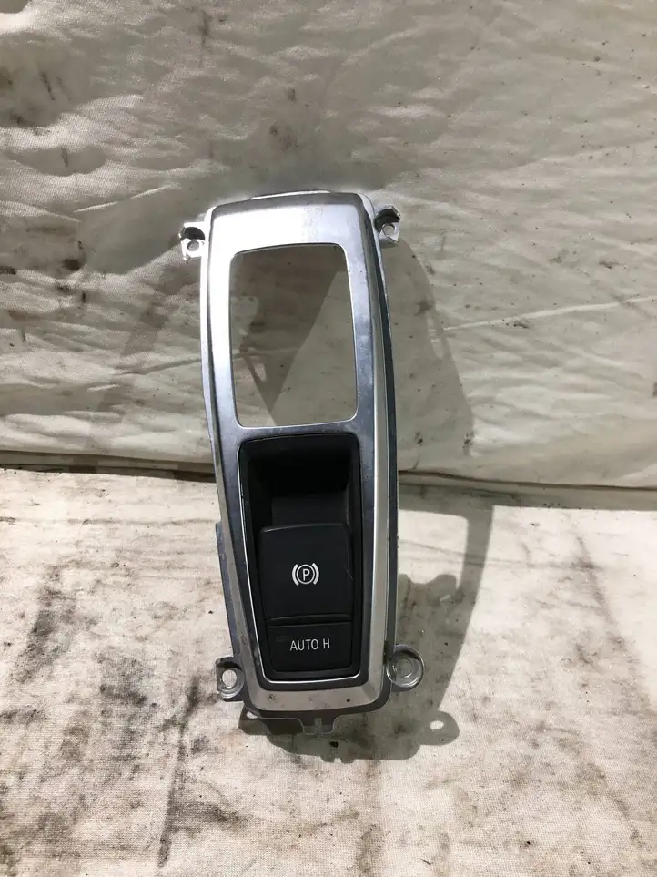 BMW X5 E70 (2006 - 2013) 9148508 Кнопка ручного тормоза — фото 1