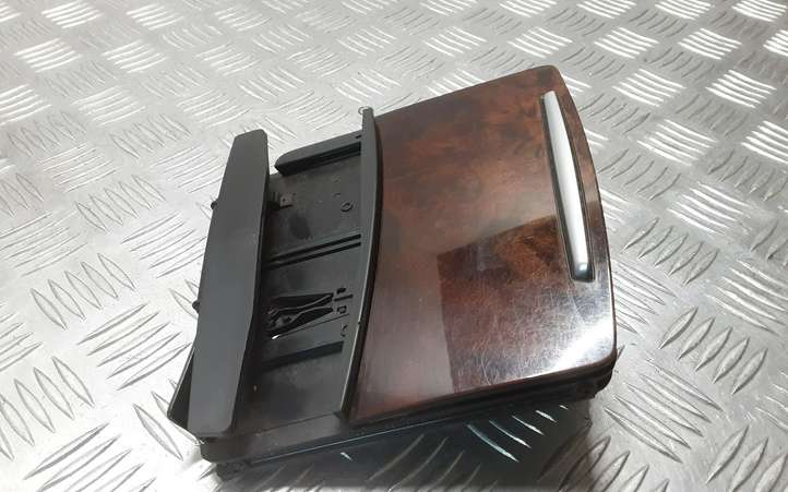 Audi A6 (2004 - 2008)  4F1857951C Пепельница