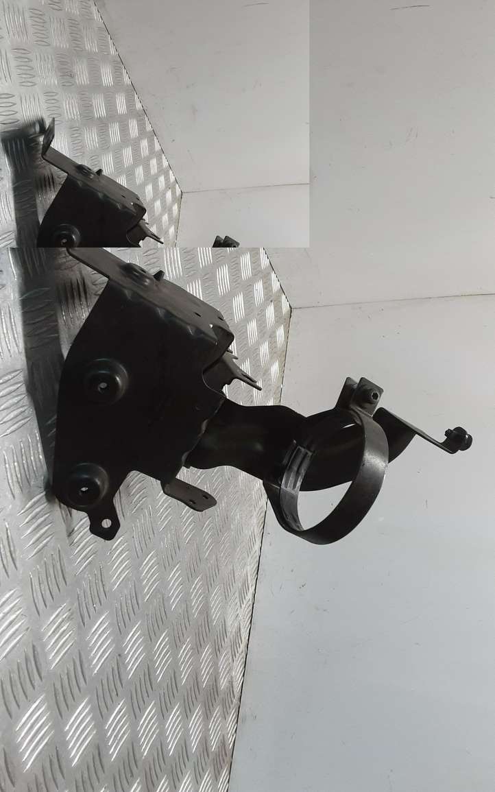 Audi A6 (2004 - 2008)  4F0614119M Кронштнйн блока ABS