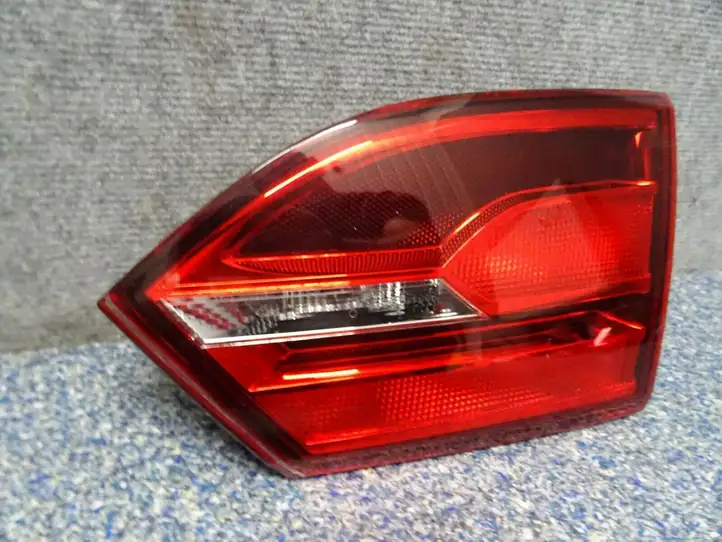 Volkswagen Jetta VI (2011 - 2018) 5C6945094B Задний фонарь в крышке багажника — фото 6