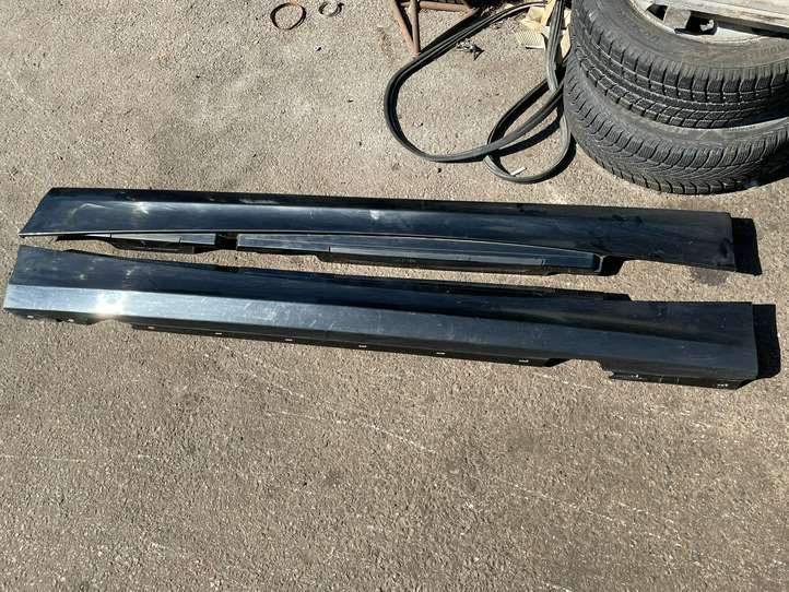 BMW 1 E81 E87 (2004 - 2011)  51777184353 Порог
