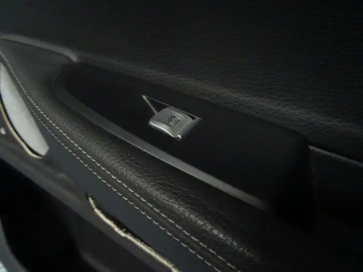 BMW 7 G11 G12 (2015 - 2022) Обшивка передней двери — фото 4