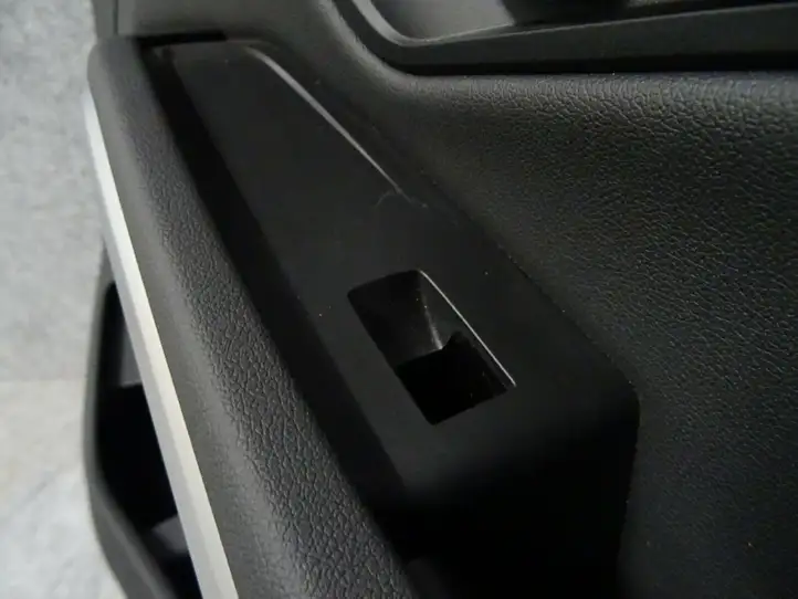 BMW 3 G20 G21 (2019 - ) Обшивка передней двери — фото 3