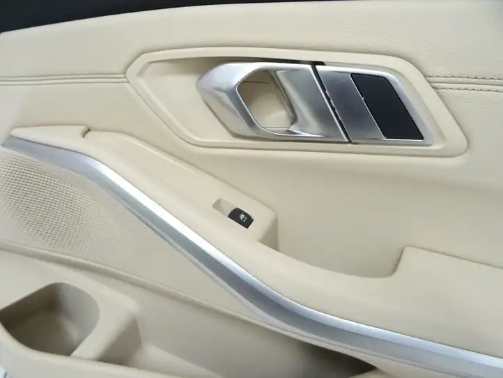 BMW 3 G20 G21 (2019 - ) Обшивка передней двери — фото 2