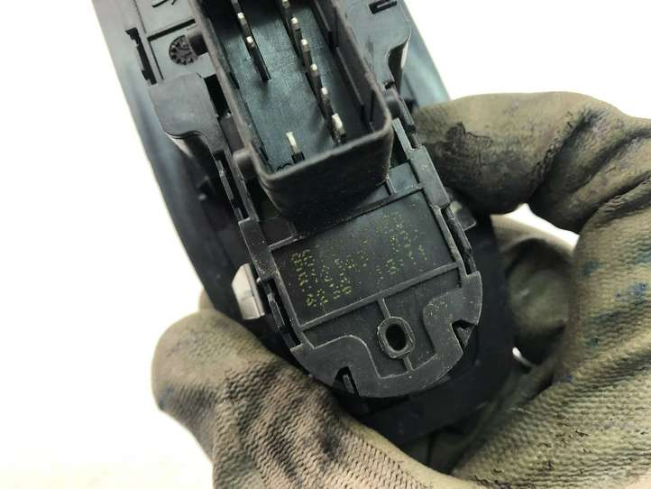 Peugeot 208 (2012 - 2015)  96751127ZD Кнопка стеклоподъемников