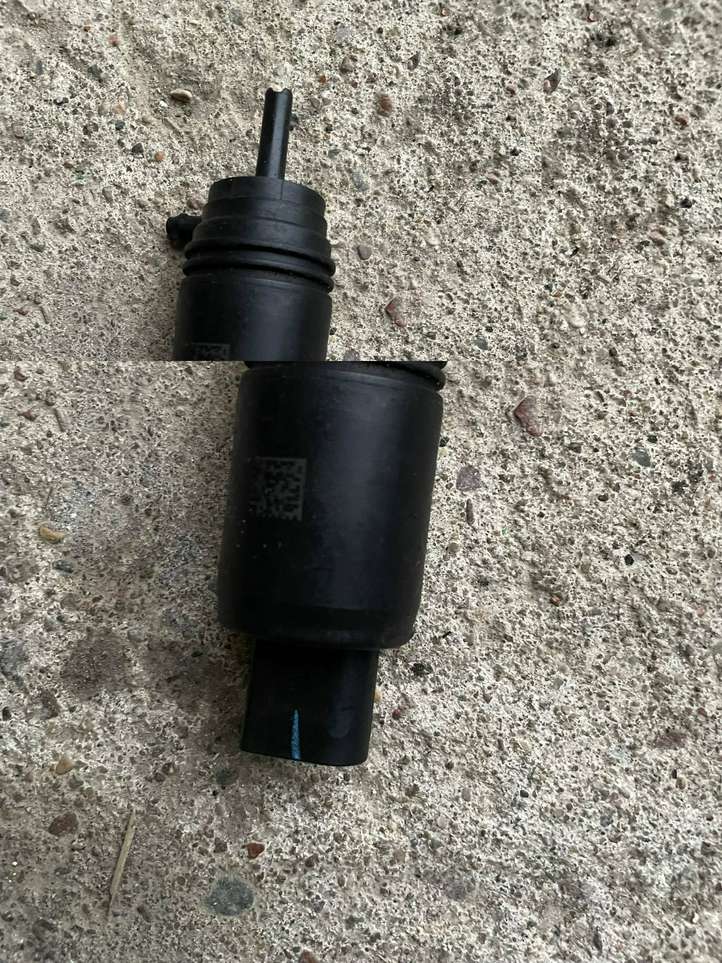 BMW 1 F20 F21 (2011 - 2019)  734584403 Насос оконной жидкости (стекол)