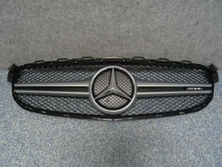 Mercedes-Benz C W205 (2014 - 2021) A2058880223 Передняя решетка — фото 1