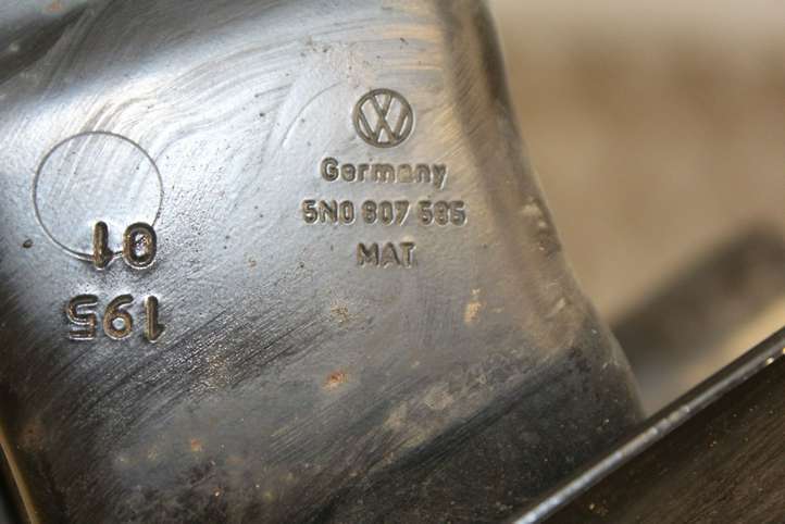 Volkswagen Tiguan (2011 - 2016)  5N0807585  Усилитель заднего бампера (балка)