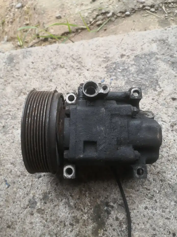 Mazda 6 (2002 - 2005) H12A1AE4DC Компрессор (насос) кондиционера воздуха — фото 1