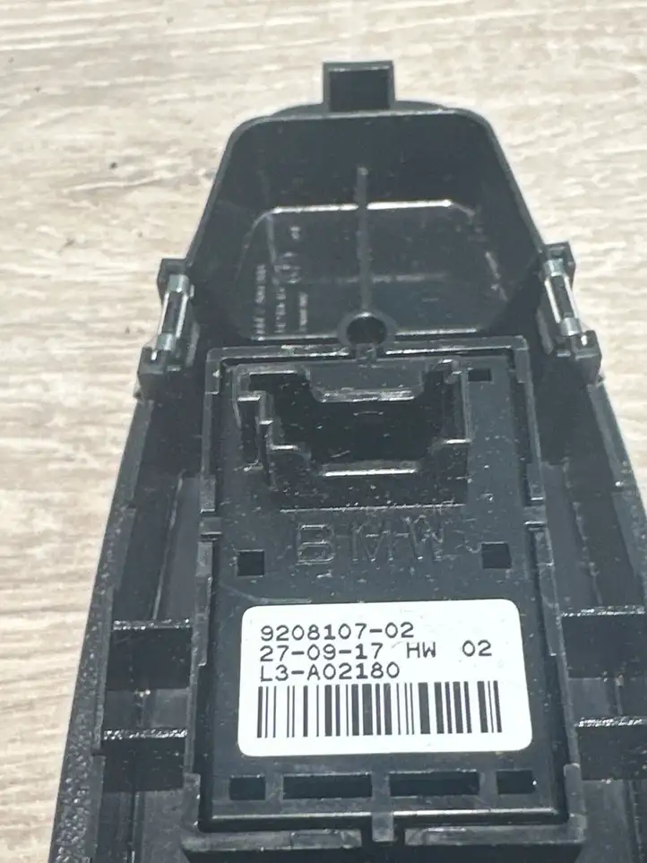 BMW 3 F30 F35 F31 (2012 - 2018) 9208107 Другие включатели / ручки/ переключатели — фото 2