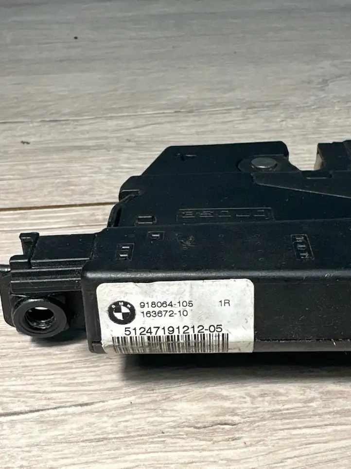 BMW 3 F30 F35 F31 (2012 - 2018) 51247191212 Замок крышки багажника — фото 2