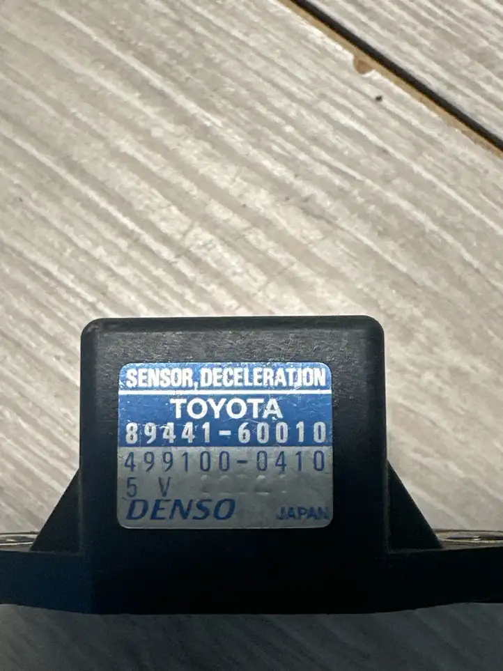 Toyota RAV 4 (XA20) (2000 - 2005) 8944160010 Датчик удара SRS — фото 3