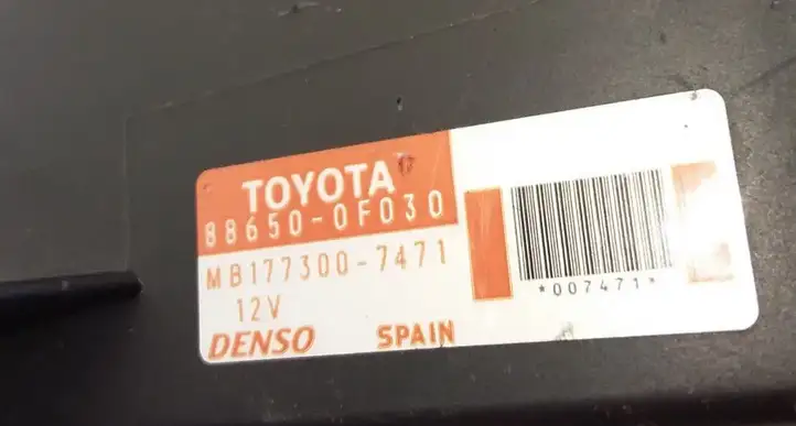 Toyota Corolla Verso AR10 (2004 - 2009) 886500F030 Модуль управления кондиционером — фото 4