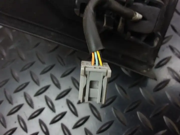 Ford Focus (2008 - 2011) 212836368 Боковое зеркало с электроприводом — фото 3