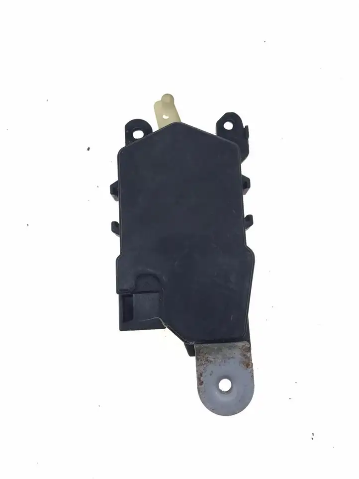 Subaru Forester SG (2006 - 2008) 61100AE011 Активатор замка багажника — фото 3