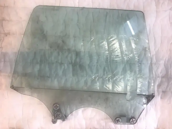 Subaru Forester SG (2006 - 2008) 62011SA000 Стекло задней двери — фото 1