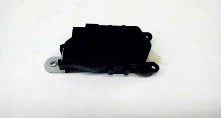 Subaru Forester SG (2006 - 2008) 61100AE001 Активатор замка багажника — фото 1