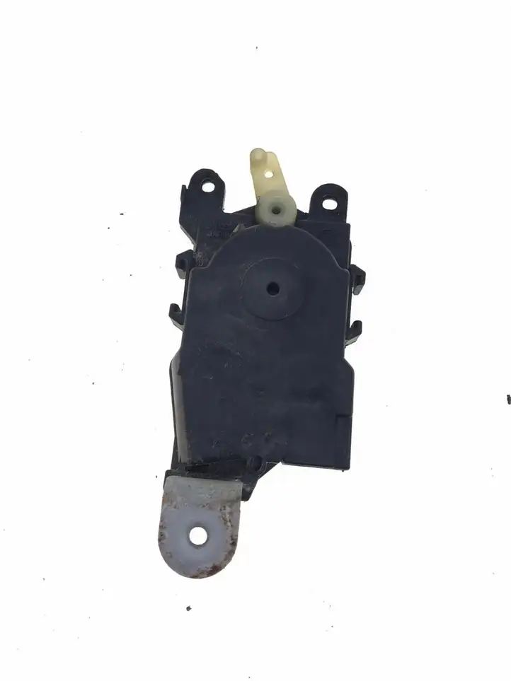 Subaru Forester SG (2006 - 2008) 61100AE001 Активатор замка багажника — фото 2