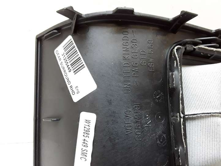 Volvo V70 (2007 - 2013)  30672191 Рамка рычага переключения передач
