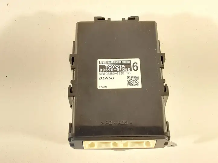 Toyota Verso (2009 - 2012) 896900F060 Блок управления двигателем (ECU) — фото 1