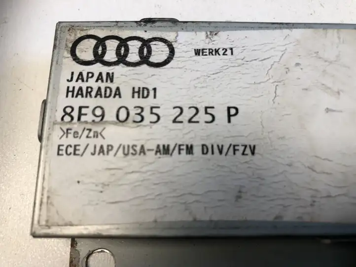 Audi A4 S4 B7 8E 8H (2004 - 2009) 8E9035225P Усилитель антенны — фото 2