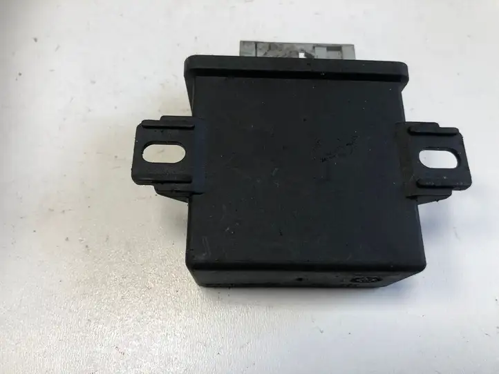 Audi A4 S4 B7 8E 8H (2004 - 2009) 8P0907357F Прочие блоки управления — фото 3