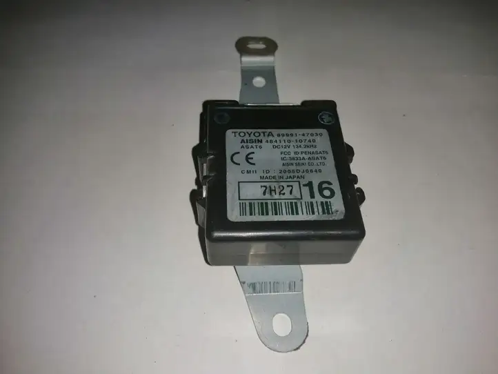 Toyota Prius (NHW20) (2003 - 2009) 8999147030 Блок управления дверью — фото 1