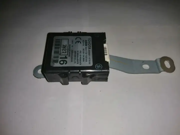 Toyota Prius (NHW20) (2003 - 2009) 8999147030 Блок управления дверью — фото 2