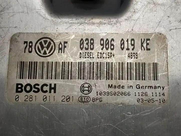 Volkswagen PASSAT B5.5 (2001 - 2005) 038906019KE Блок управления двигателем (ЭБУ) — фото 3