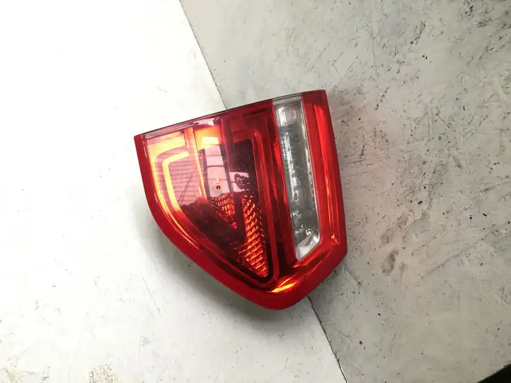 Citroen C4 I Picasso (2006 - 2013) Задний фонарь в крышке багажника — фото 1