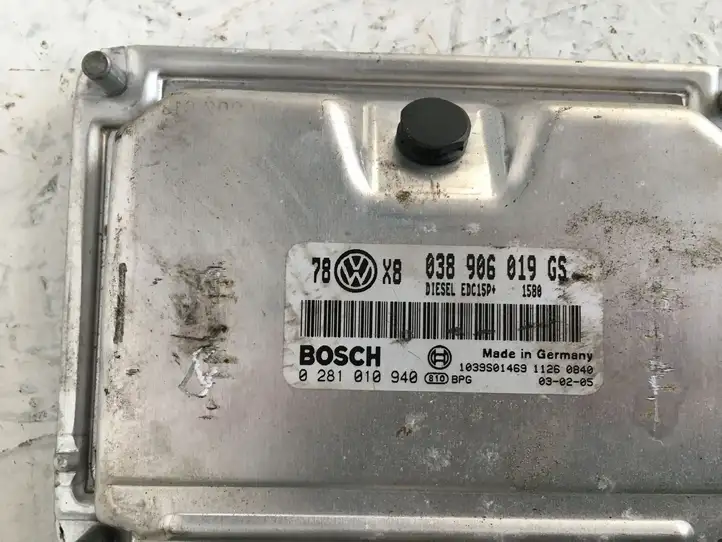 Volkswagen PASSAT B5.5 (2001 - 2005) Блок управления двигателем (ЭБУ) — фото 3