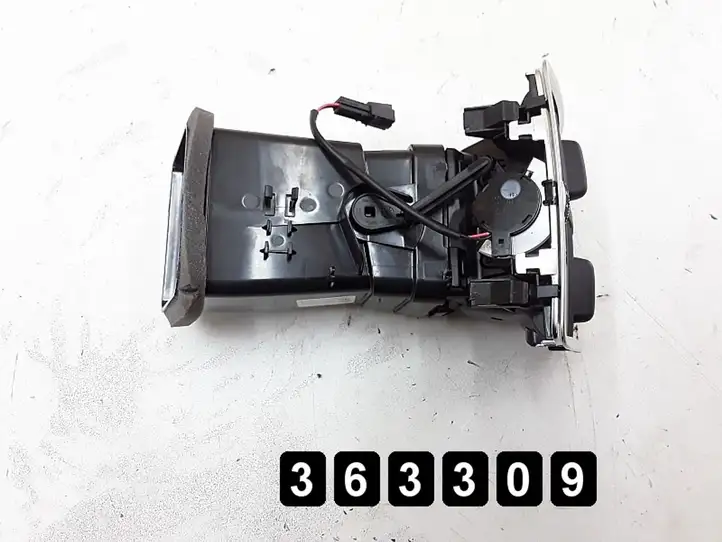 (2014 - 2018) 8U0819203 rear Центральный воздушный дефлектор — фото 1