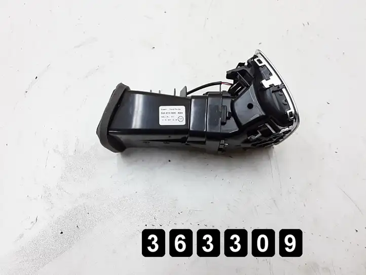 (2014 - 2018) 8U0819203 rear Центральный воздушный дефлектор — фото 5