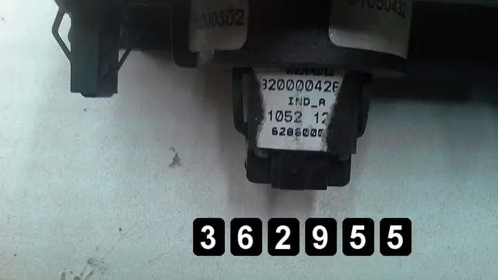 Renault Vel Satis (2002 - 2005) 3000dci 820000428 Другие включатели / ручки/ переключатели — фото 4