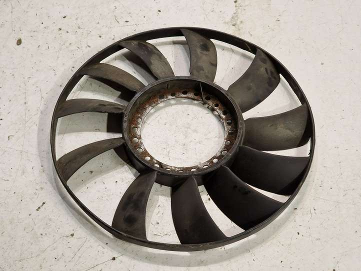 Volkswagen PASSAT B5.5 (2001 - 2005)  058121301B Крыльчатка вентилятора