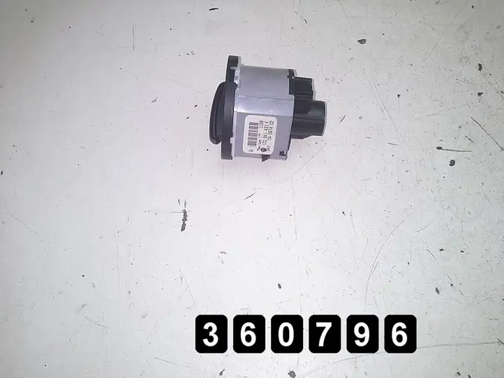 Skoda Octavia Mk2 (1Z) (2004 - 2013) 1z0941431f Другие включатели / ручки/ переключатели — фото 2
