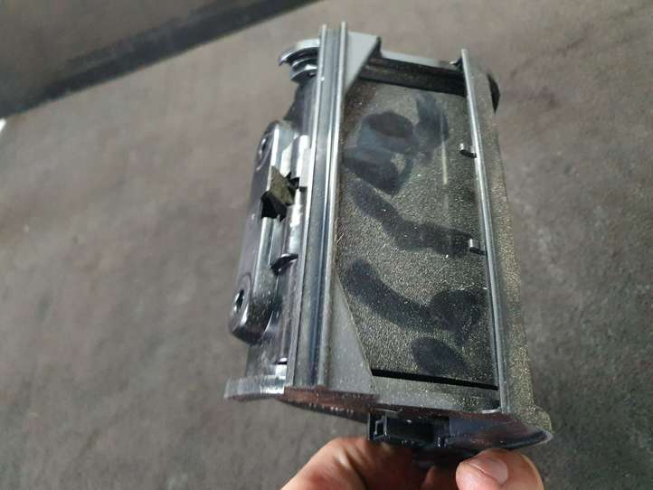BMW 3 E46 (1998 - 2005)  51168248527121451 Передняя пепельница