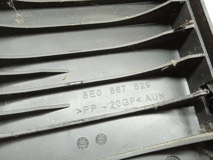 Audi A4 S4 B6 8E 8H (2000 - 2006) 8E0867529 Нижняя обшивка стойки B — фото 4
